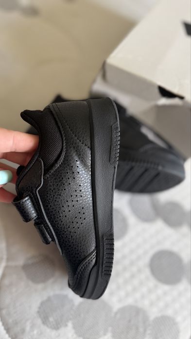 Кросівки adidas 28 р