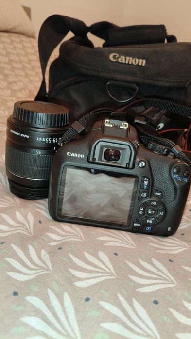 Máquina Canon 1200D