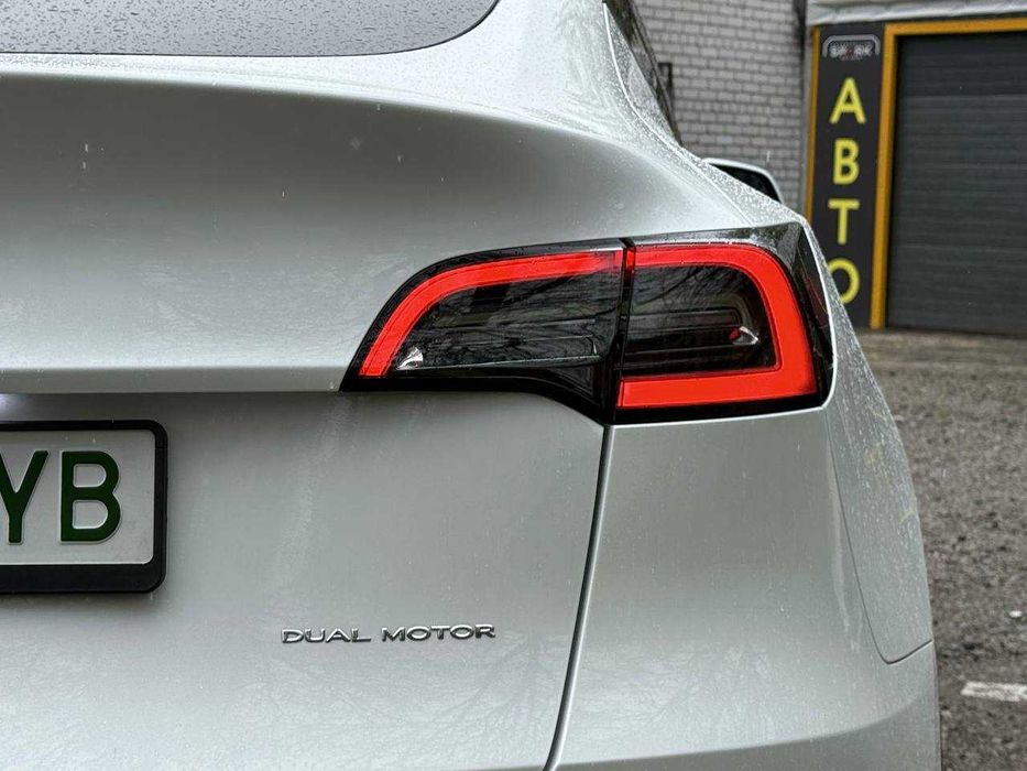 Tesla Model Y 2023 ціла автівка 82 кВт Dual Motors