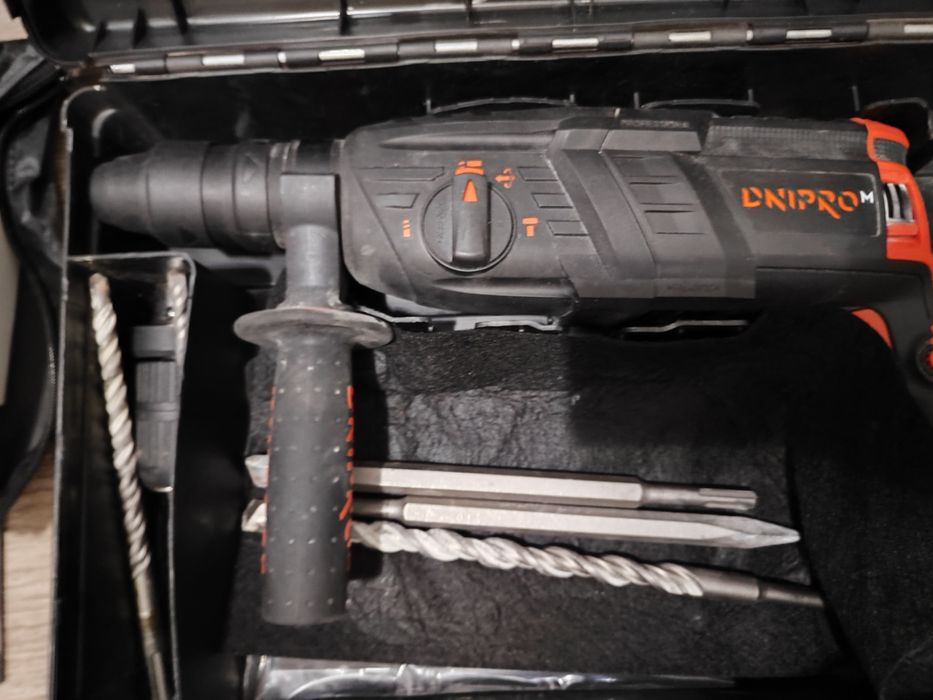 Перфоратор прямой dnipro-M RH-100Q