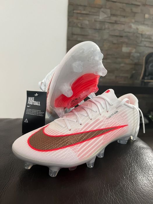 Chuteiras Nike Zoom Mercurial Superfly 9 Elite FG Brancas