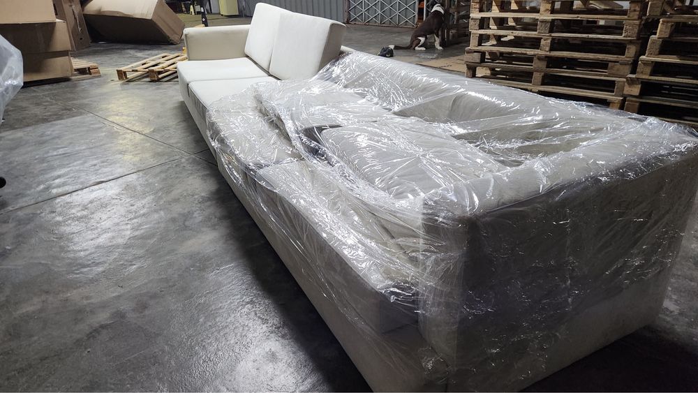 Vendo sofá bege de 4 metros