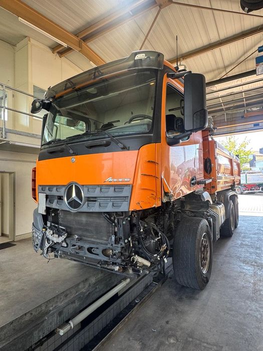 Mercedes-Benz Arocs 2642 6x4 Bordmatik Podwójny Uszkodzony z Niemiec