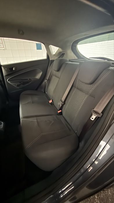 Ford Fiesta Trend - Económico