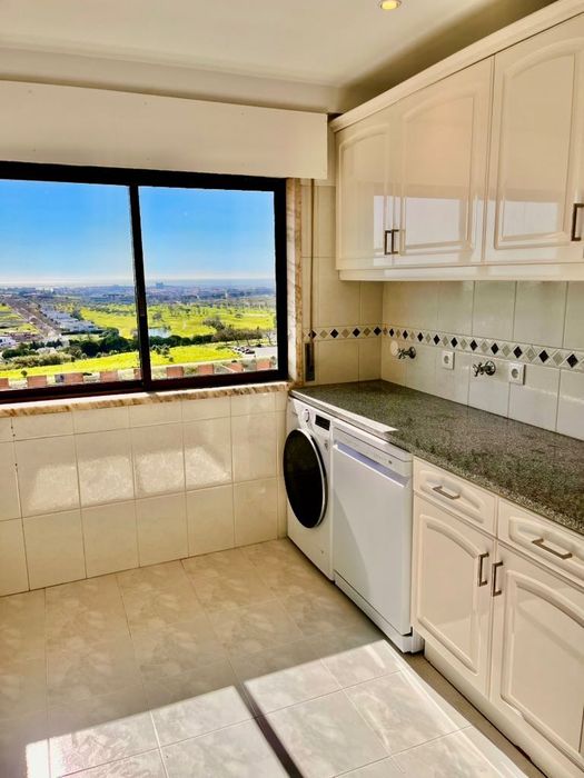 T2 Renovado | Vista Mar & Golfe  | 9.º Andar | Junto ao Taguspark