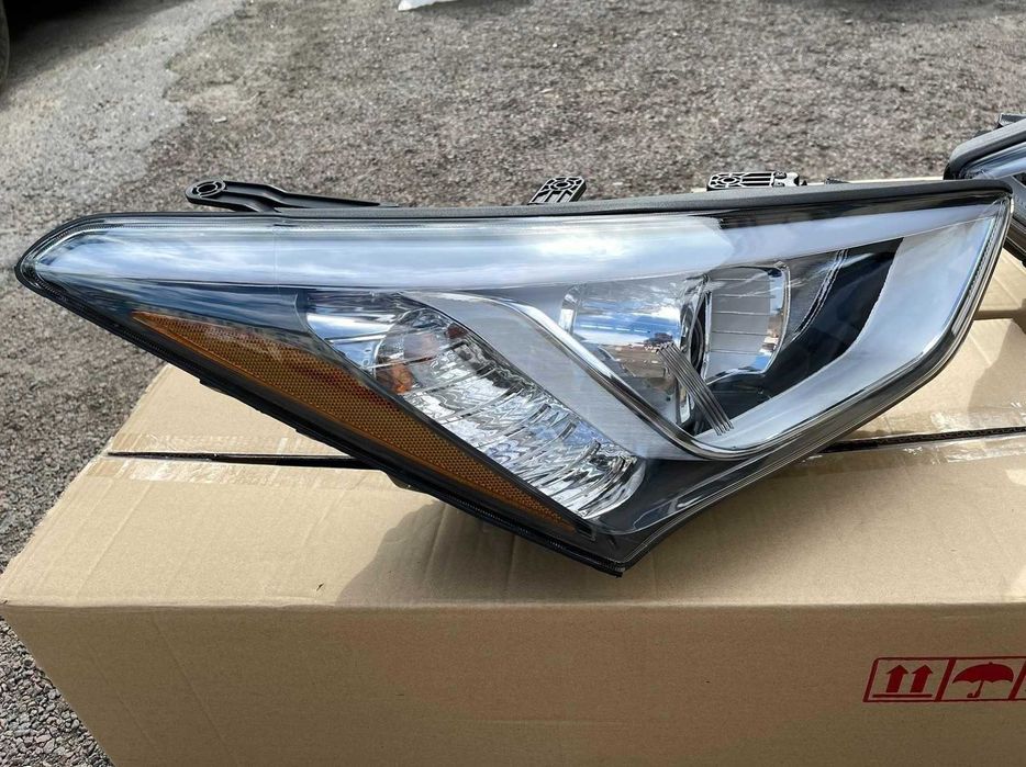 Фара HYUNDAI SANTA FE III 12-16 USA наявності не тільки Фари Санта фе