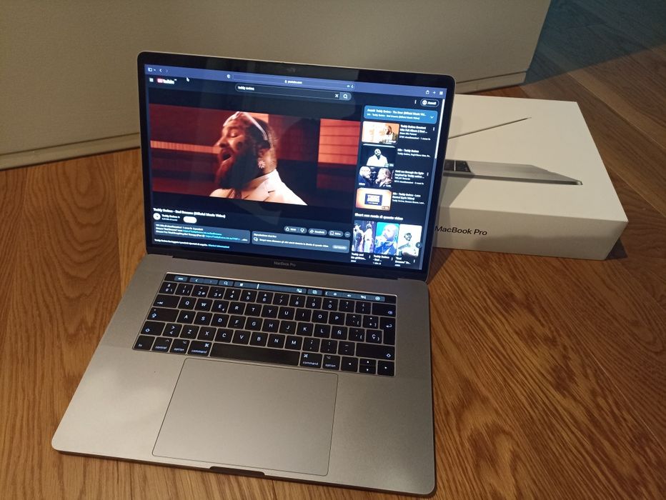 Apple MacBook PRO 15" Touchbar