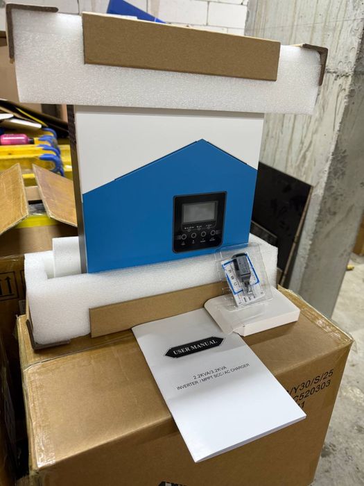 Гібридний сонячний інвертор Easun Power. ..