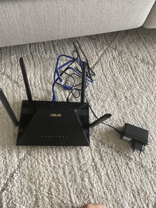 Router asus RT-AX1800U