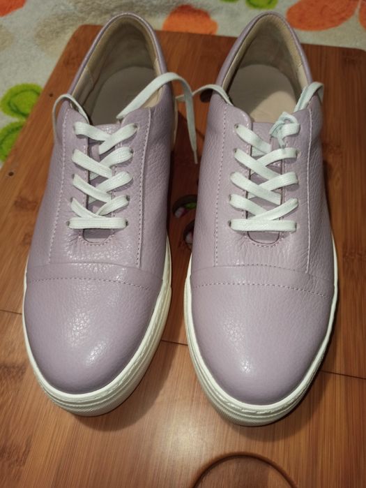 Женские кожаные кеды