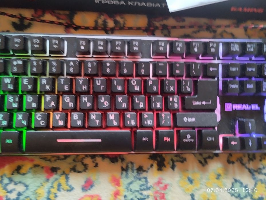 Продам игрова клавиатура.