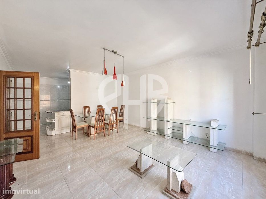 Apartamento T2 // Tapada das Mercês