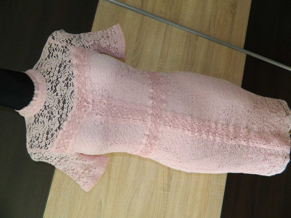 Reserved dopasowana koronkowa sukienka roz 36