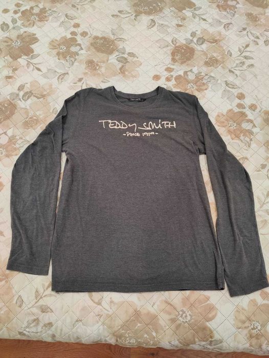 Sweat preta Teddy Smith tam. L em bom estado