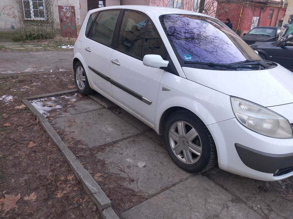 Renault Scenic 2 .1.6 бензин.2004 год