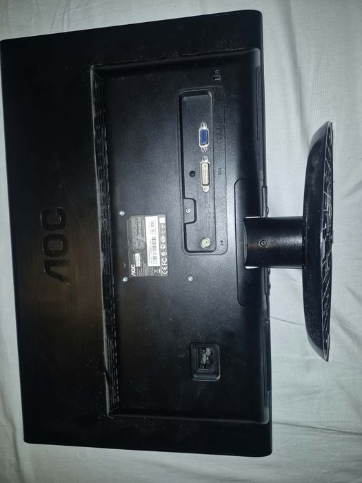 2 monitory aoc i benq