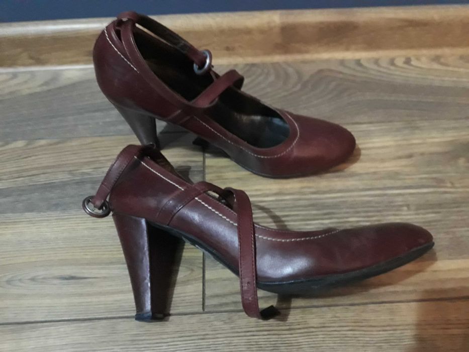 Buty skórzane na obcasie rozmiar 37