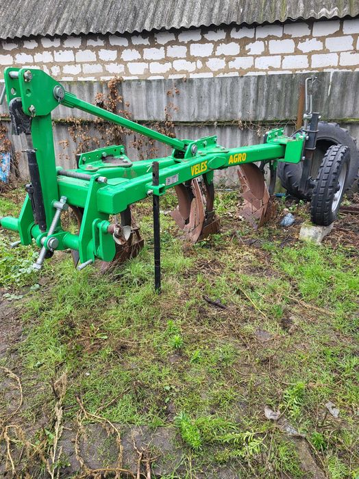 Плуг  трьохкорпусний ПНВБ 3-40+