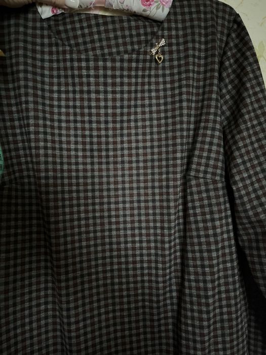 Сукня в клітинку сірого кольору