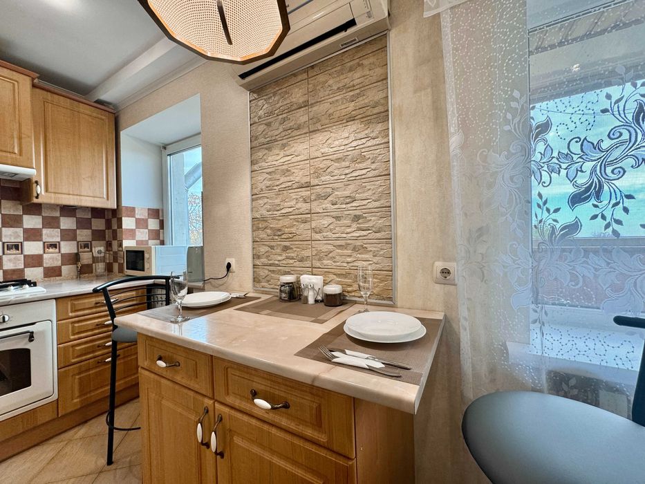 ApartPoltava  Стильна однокімнатна квартира поряд БІЛОЇ АЛЬТАНКИ подоб