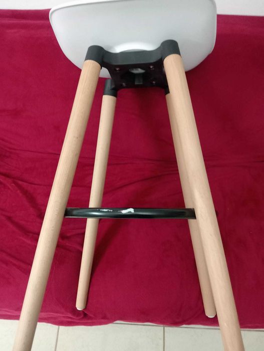 Banco de Cozinha/Bar 70cm - Suporta 120kg - Almofada Fixa - NOVO