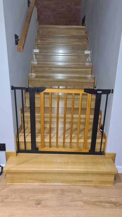 Bramka zabezpieczajaca na schody
