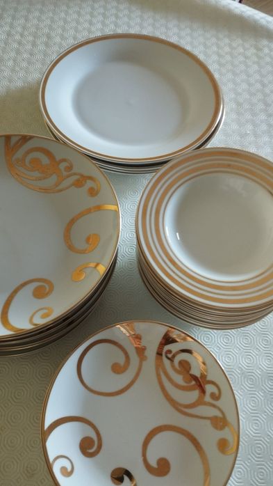 Serviço de jantar da Zara Home composto por 12 pratos rasos, 12 sopa,