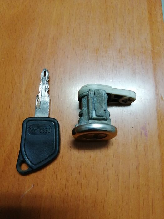 Fechadura porta Renault