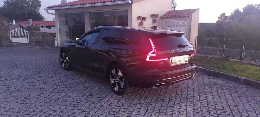 Volvo V60 Cross Country D4 AWD