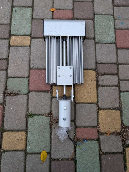 Світильник вуличний консольний LED 75 Вт на стовп