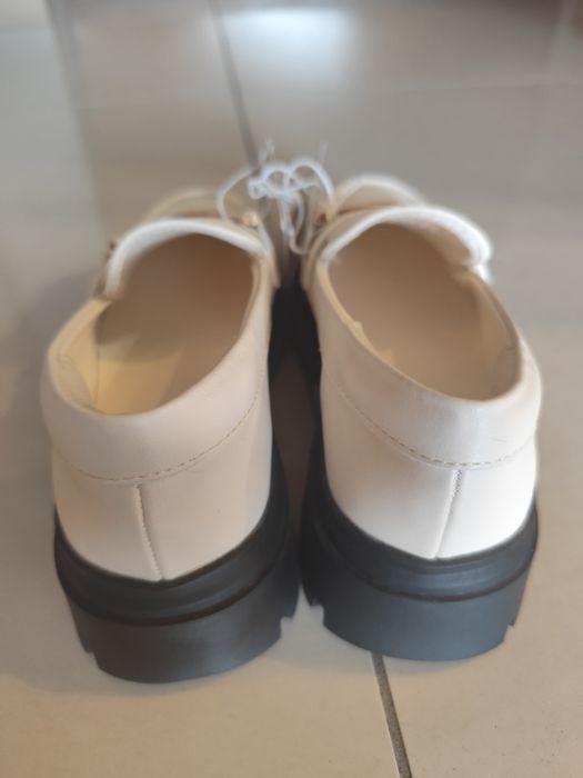 Buty dziewczęce r.30 Reserved