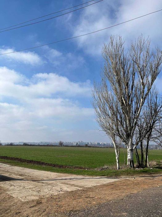 Продам дом с земельным участком 15 соток в  предместье города