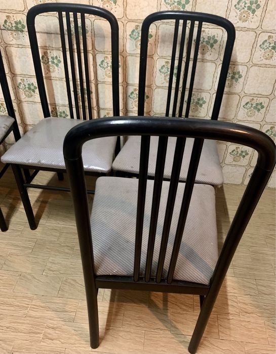 Conjunto seis cadeiras com assento estofado