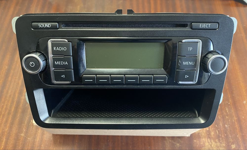 Rádio VW RCD 210 MP3 original – 5M0 035 156 C Panasonic