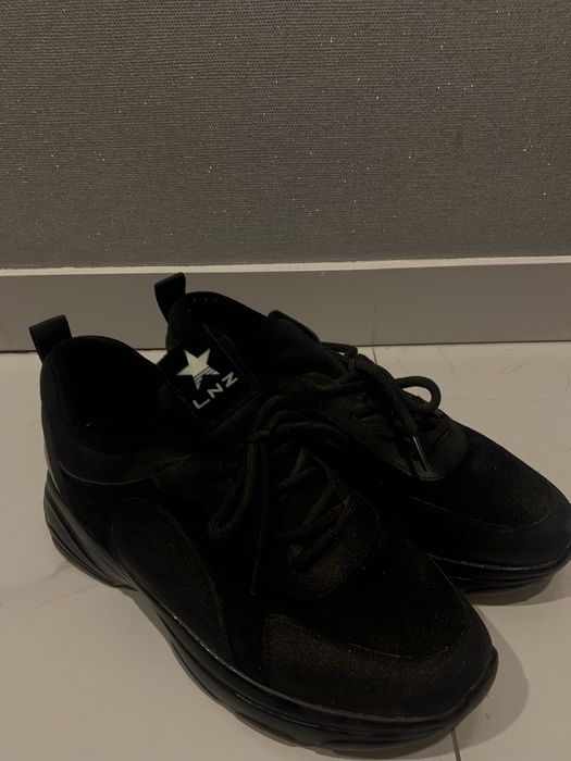 Кросівки 38 розмір