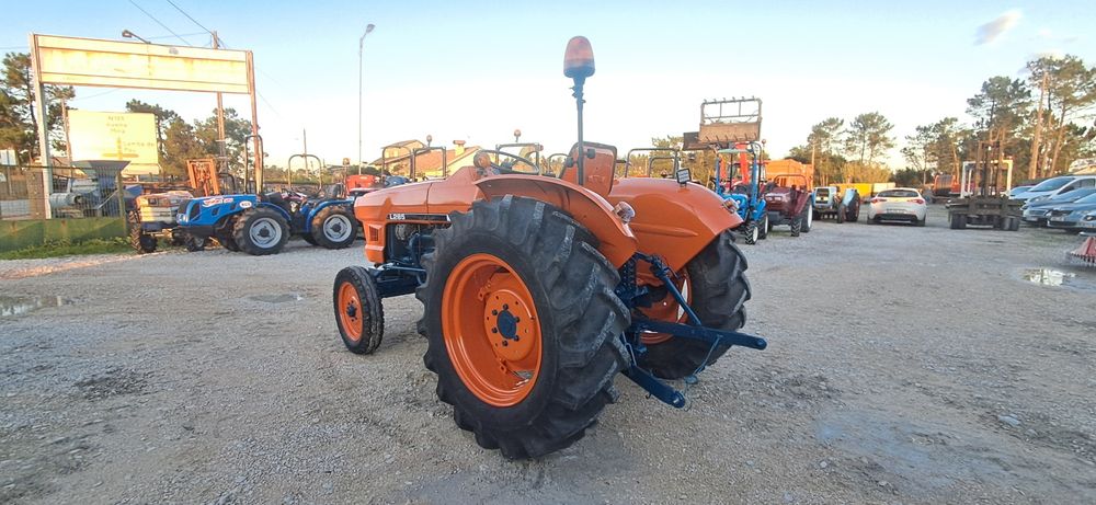 Tractor/Trator Kubota L285