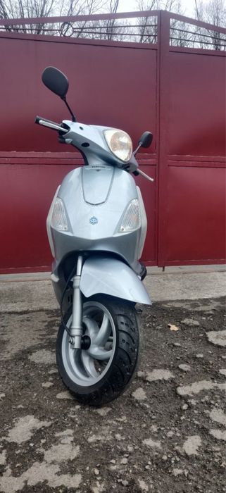 Мопед Piaggio Fly 100