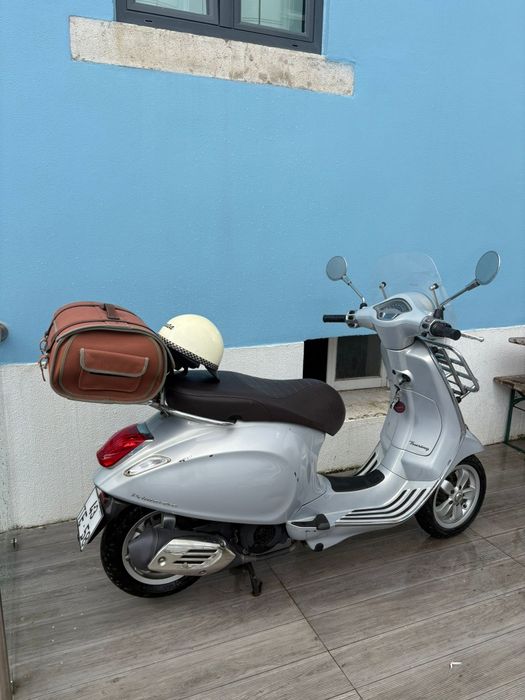 Vespa 125 Edição 70 anos