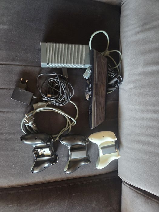 Xbox  360 / 3 x Pad / kabelki / dysk /gry / kinect