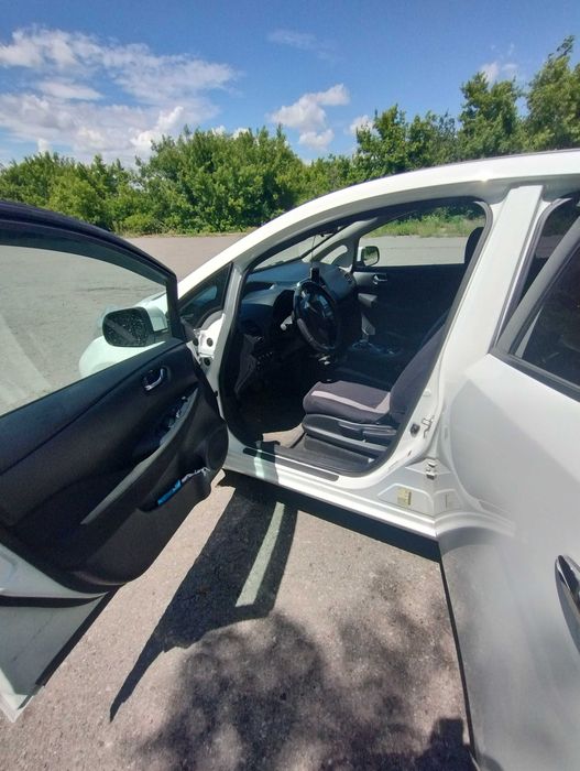 Продам Nissan Leaf 2014.