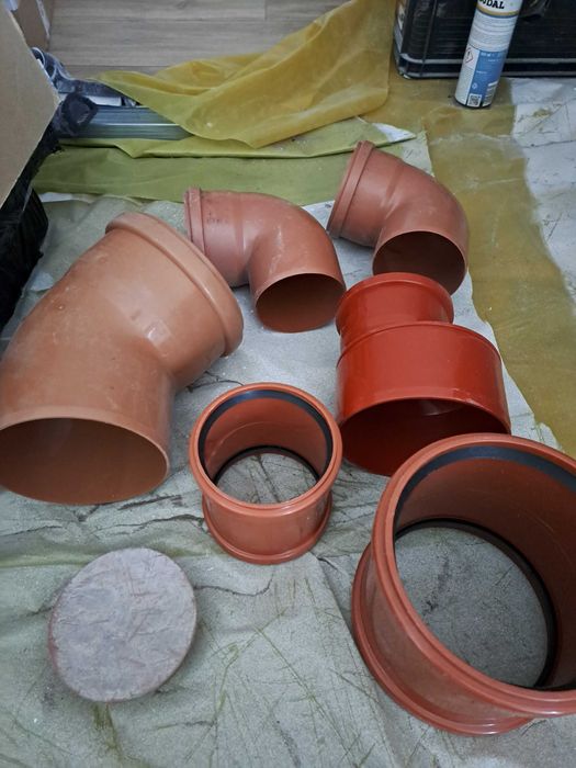 Kształtki zewnętrzne kanalizacyjne.