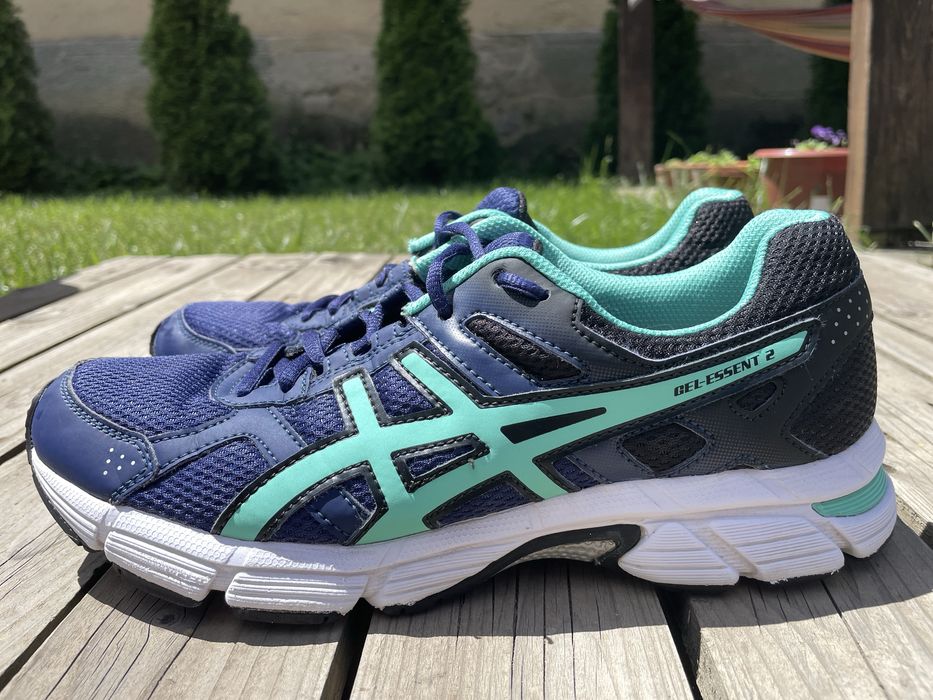 Кросівки ASICS Gel-Essent 2, розмір 42 (26.5 см), стан 8/10