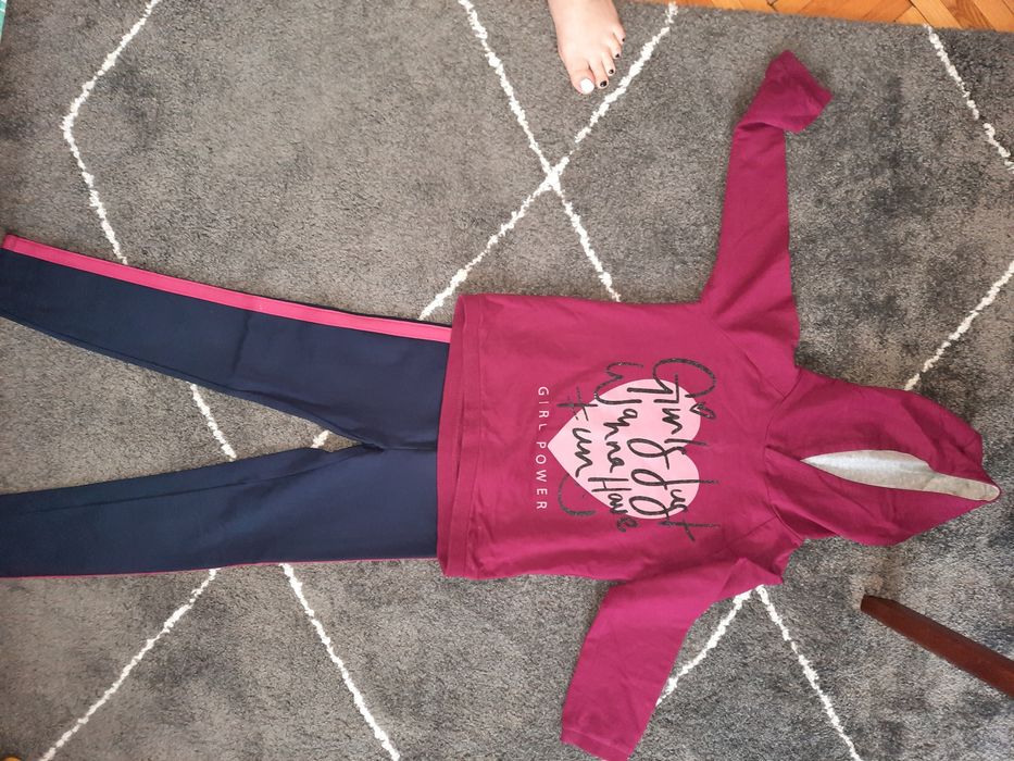 Продам худі+легінси на дівчинку 140см