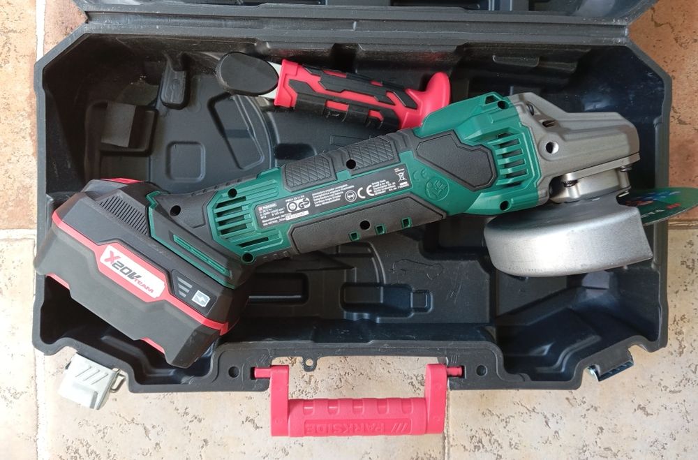 Rebarbadora Parkside com  bateria 4Ah  20V