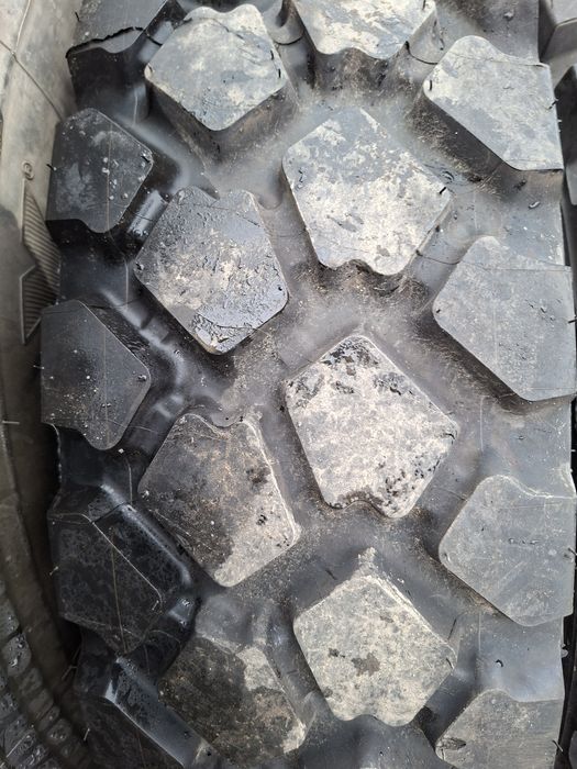 Kpl opon Michelin 9.00x16/255x100x16.