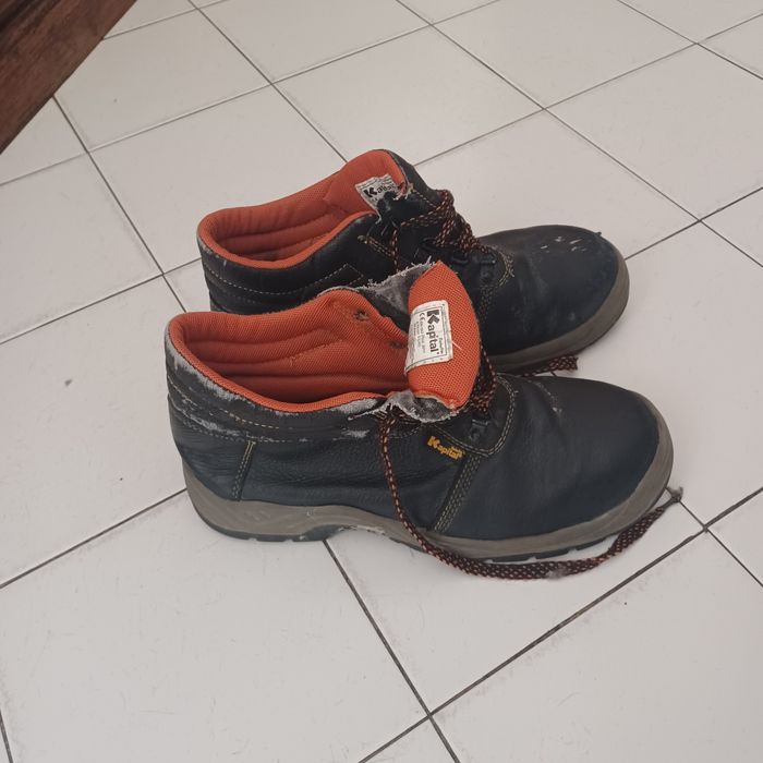 Botas biqueiro de aço 42 usadas