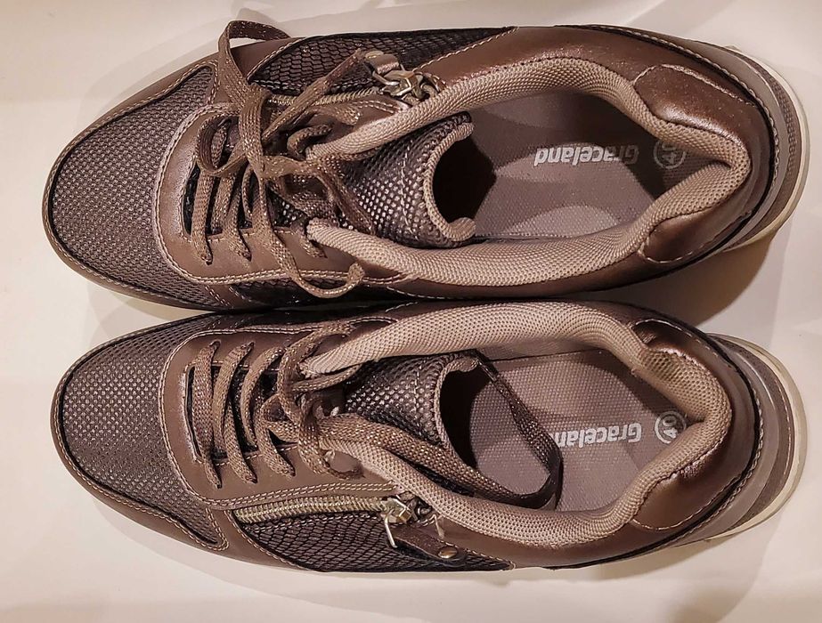 Buty 40 sneakersy złoto-miedziane graceland
