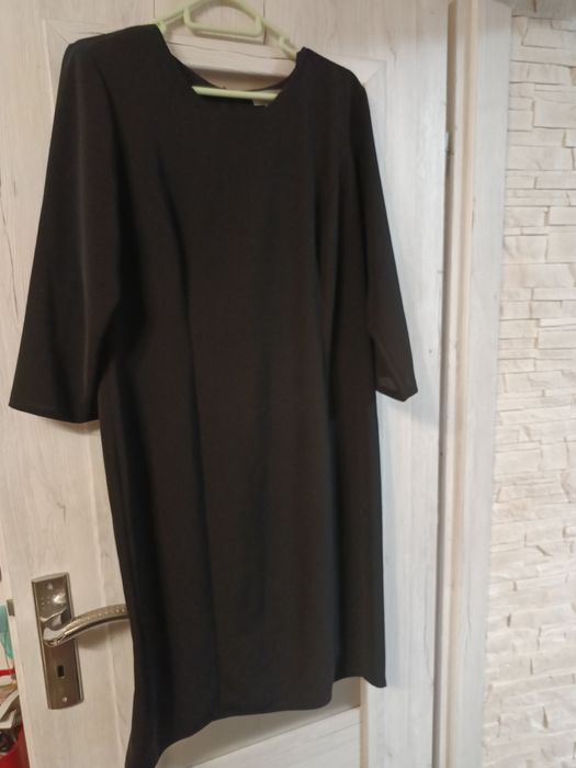 Sukienka czarna 42
