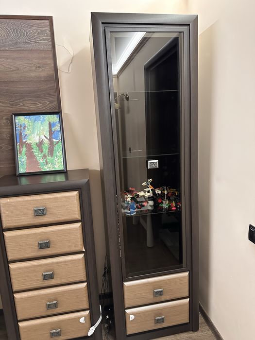 Сервант шафа з підсвіткою фоновою