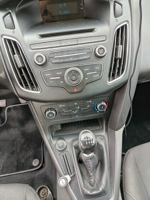 Ford Focus Mk III FL po kolizji, drzwi w cenie.